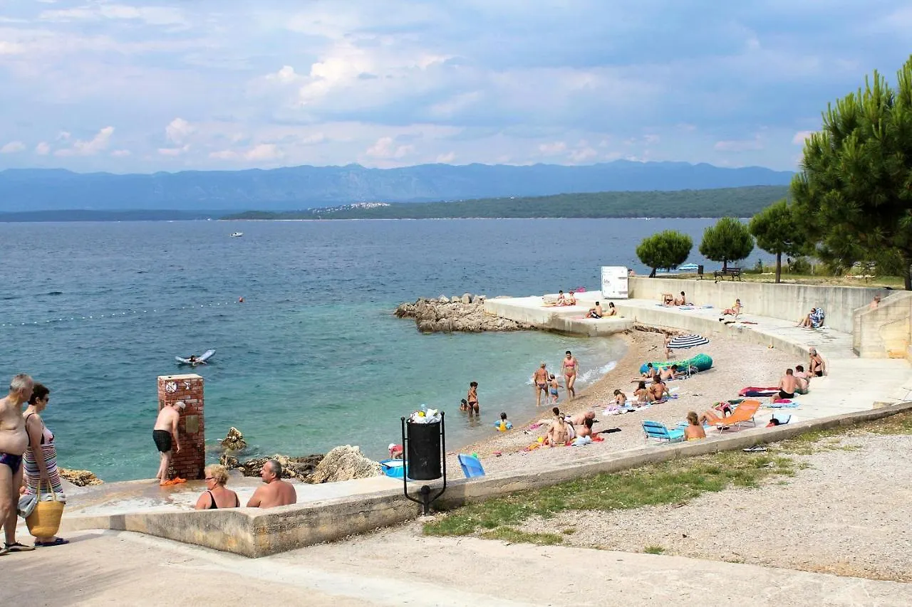 Apartments By The Sea Porat, Krk - 19272 Malinska