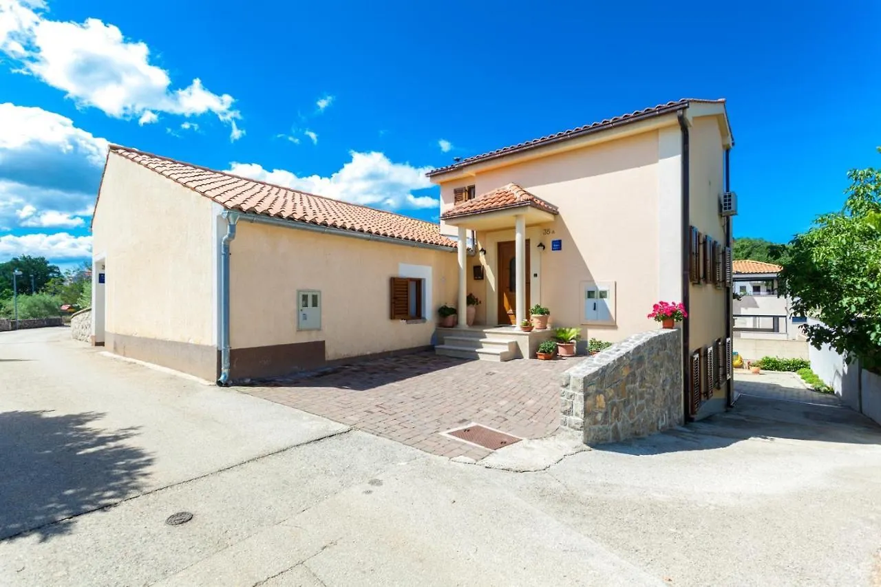 Apartments By The Sea Porat, Krk - 19272 Malinska