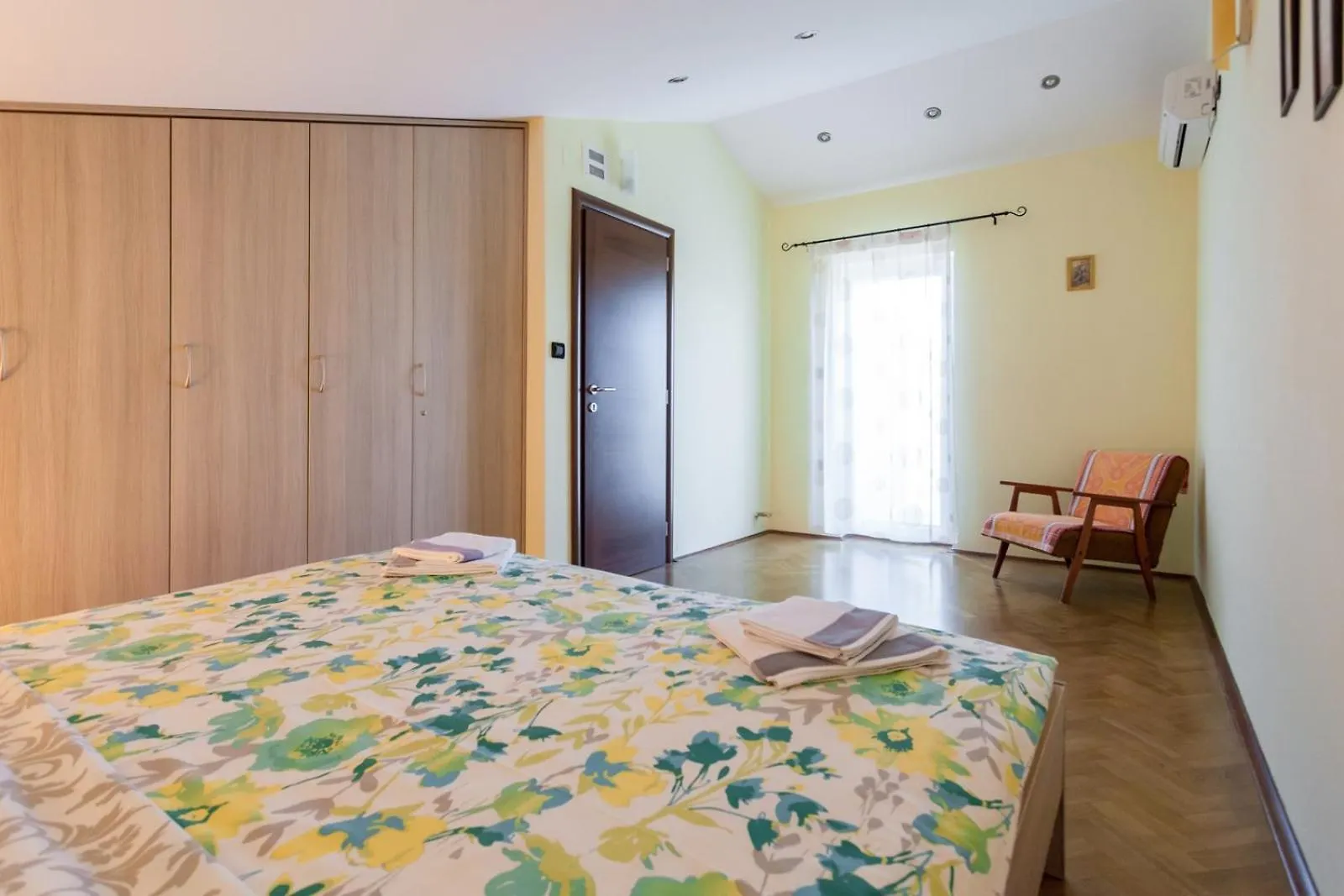 Apartments By The Sea Porat, Krk - 19272 Malinska